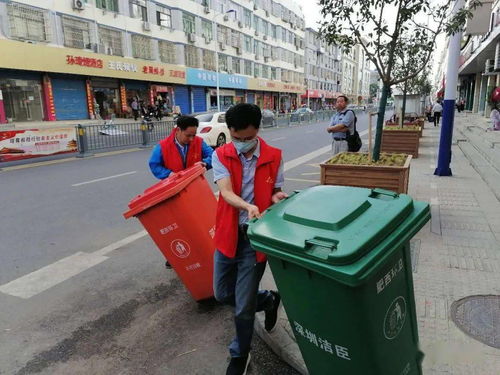 红马甲映初心，垃圾夹写文明——你我皆是城市美容师